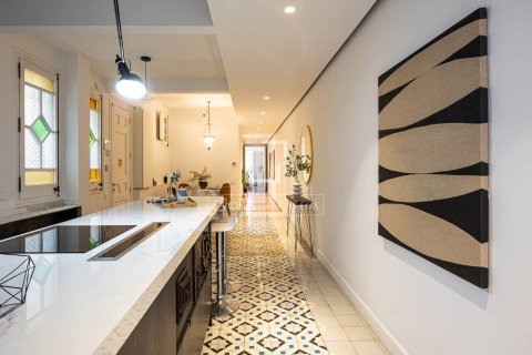 Apartamento de 3 dormitorios en venta en Barcelona, Cataluña, Spain № 6275 - foto 21