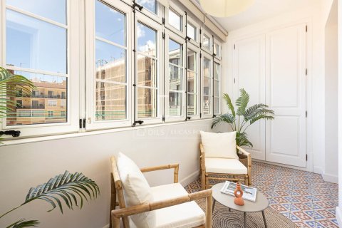 Apartamento de 3 dormitorios en venta en Barcelona, Cataluña, Spain № 6275 - foto 8