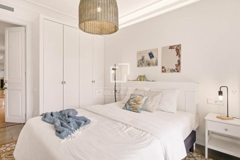 Apartamento de 3 dormitorios en venta en Barcelona, Cataluña, Spain № 6275 - foto 5