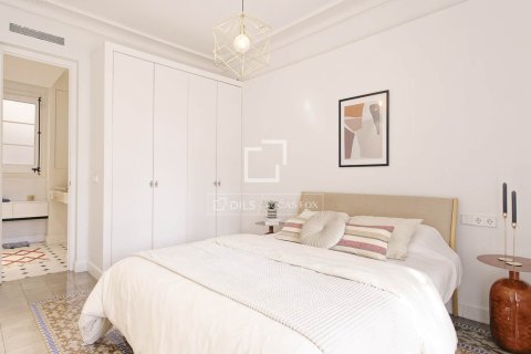 Apartamento de 3 dormitorios en venta en Barcelona, Cataluña, Spain № 6275 - foto 12