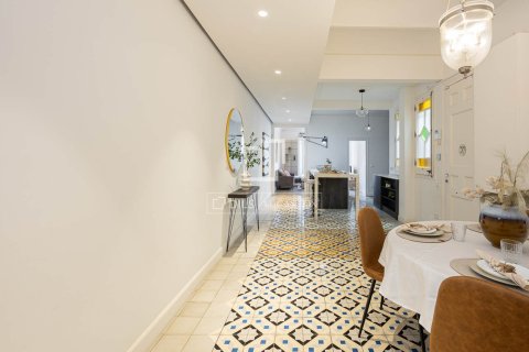 Apartamento de 3 dormitorios en venta en Barcelona, Cataluña, Spain № 6275 - foto 14