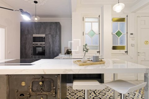 Apartamento de 3 dormitorios en venta en Barcelona, Cataluña, Spain № 6275 - foto 15