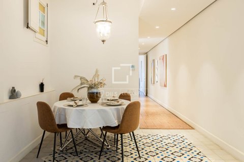 Apartamento de 3 dormitorios en venta en Barcelona, Cataluña, Spain № 6275 - foto 20