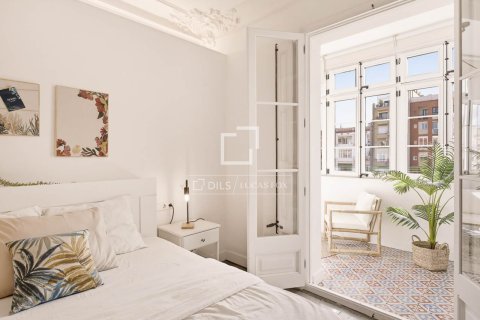 Apartamento de 3 dormitorios en venta en Barcelona, Cataluña, Spain № 6275 - foto 10