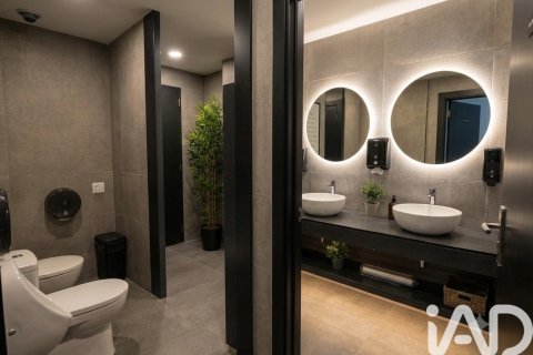Cafetería / restaurante de 263 m² en venta en Badalona, Barcelona, Cataluña, Spain № 8315 - foto 10