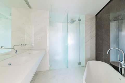 Купить квартиру в Барселона, Испания с 3 комнаты, 166м², № 3602 - фото 6
