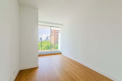 Купить квартиру в Барселона, Испания с 3 комнаты, 166м², № 3602 - фото 4