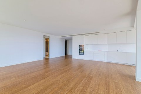 Купить квартиру в Барселона, Испания с 3 комнаты, 166м², № 3602 - фото 7