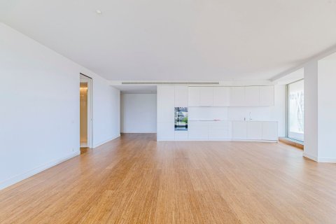 Купить квартиру в Барселона, Испания с 3 комнаты, 166м², № 3602 - фото 11