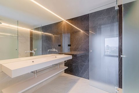 3 bedrooms apartment for sale in Barcelona, Catalonia, Spain № 3598 - photo 12