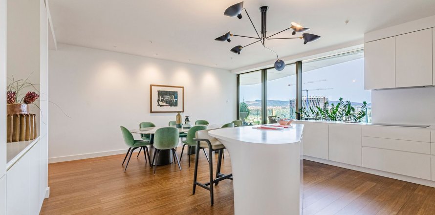3 bedrooms apartment for sale in Barcelona, Catalonia, Spain № 3600