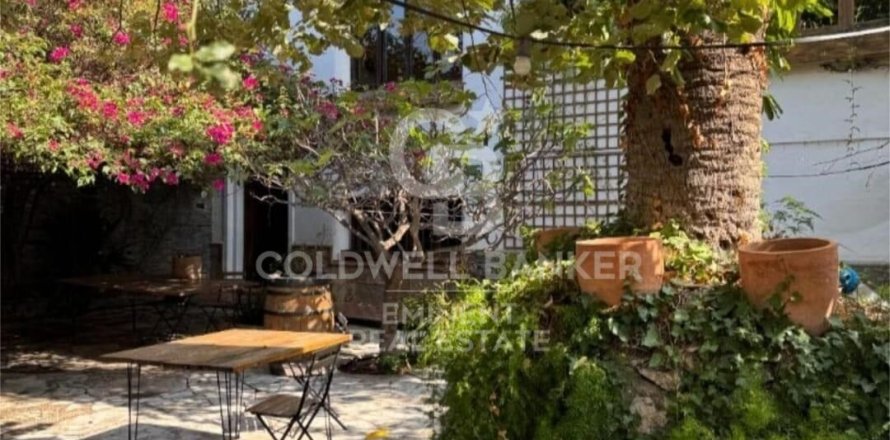 Сasa de 8 dormitorios en venta en Barcelona, Cataluña, Spain № 7944