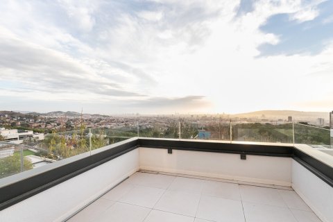 Сasa de 6 dormitorios en venta en Barcelona, Cataluña, Spain № 1533 - foto 15