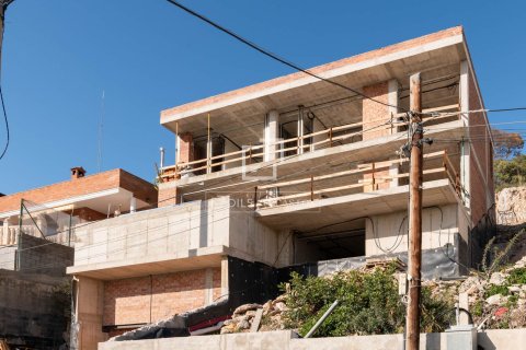 4 bedrooms villa for sale in Castelldefels, Barcelona, Catalonia, Spain № 3925 - photo 12