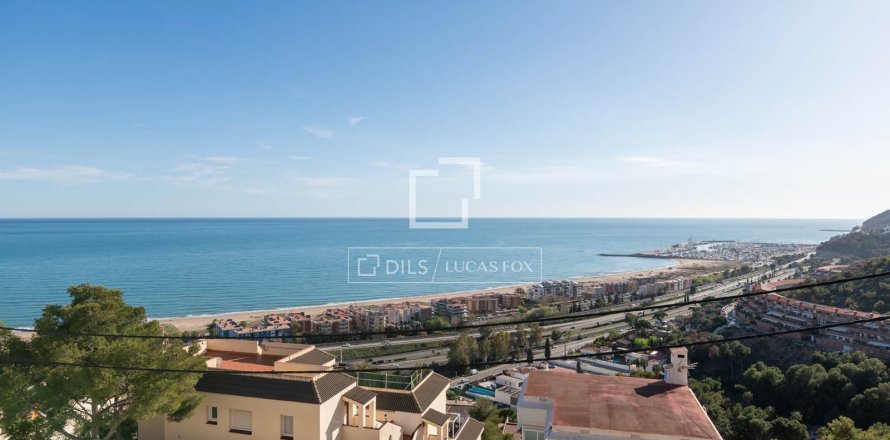 4 bedrooms villa for sale in Castelldefels, Barcelona, Catalonia, Spain № 3925