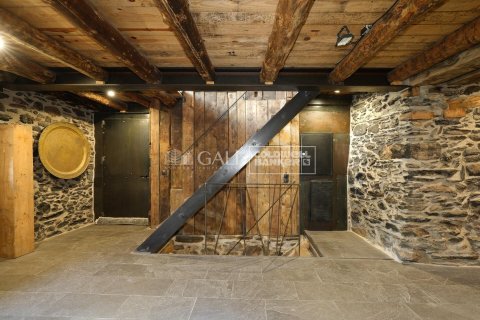 Купить виллу в Андорра, Испания с 4 спальни, 320м², № 5325 - фото 14