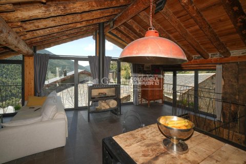Купить виллу в Андорра, Испания с 4 спальни, 320м², № 5325 - фото 2