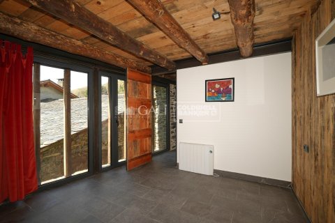 Купить виллу в Андорра, Испания с 4 спальни, 320м², № 5325 - фото 19