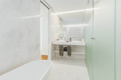 4 bedrooms apartment for sale in Barcelona, Catalonia, Spain № 4209 - photo 20