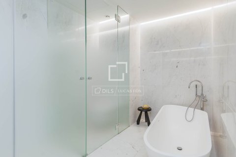 4 bedrooms apartment for sale in Barcelona, Catalonia, Spain № 4209 - photo 19