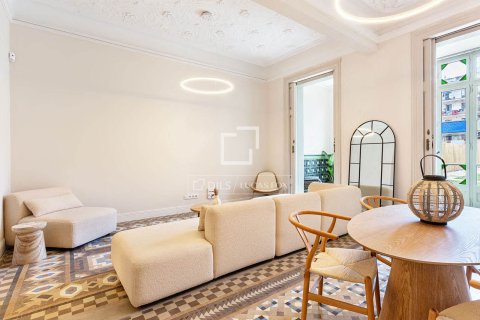 3 bedrooms apartment for sale in Barcelona, Catalonia, Spain № 4210 - photo 2