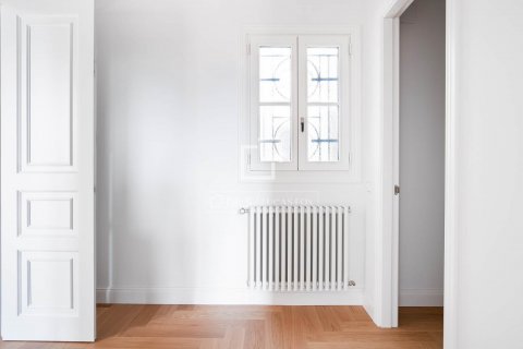 2 bedrooms apartment for sale in Barcelona, Catalonia, Spain № 8676 - photo 22