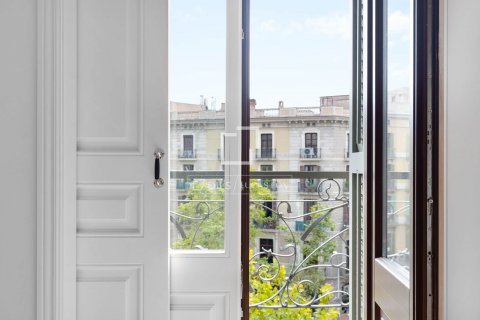 2 bedrooms apartment for sale in Barcelona, Catalonia, Spain № 8676 - photo 12