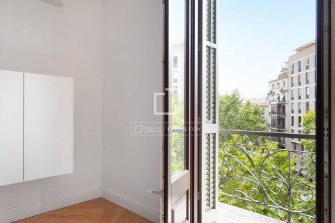 2 bedrooms apartment for sale in Barcelona, Catalonia, Spain № 8676 - photo 10