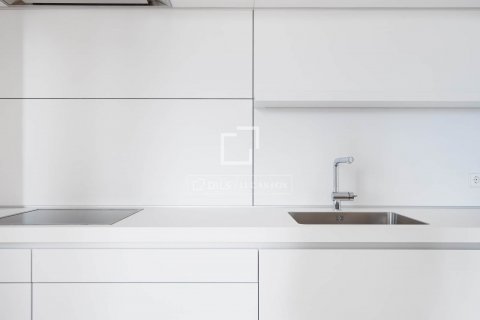 2 bedrooms apartment for sale in Barcelona, Catalonia, Spain № 8676 - photo 9