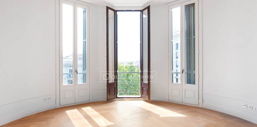 2 bedrooms apartment for sale in Barcelona, Catalonia, Spain № 8676