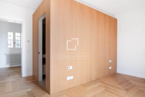 2 bedrooms apartment for sale in Barcelona, Catalonia, Spain № 8676 - photo 19