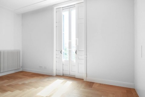 2 bedrooms apartment for sale in Barcelona, Catalonia, Spain № 8676 - photo 23