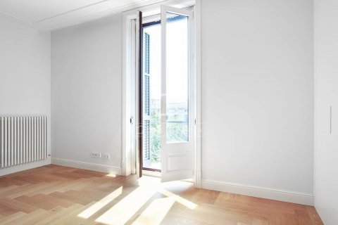 2 bedrooms apartment for sale in Barcelona, Catalonia, Spain № 8676 - photo 24