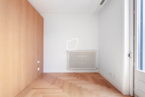 2 bedrooms apartment for sale in Barcelona, Catalonia, Spain № 8676 - photo 18