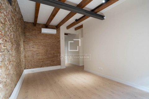 2 bedrooms apartment for sale in Barcelona, Catalonia, Spain № 8672 - photo 2