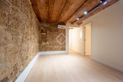 2 bedrooms apartment for sale in Barcelona, Catalonia, Spain № 8672 - photo 18