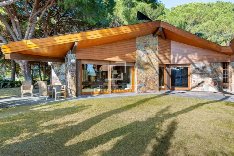 7 bedrooms villa for sale in Sant Andreu de Llavaneres, Barcelona, Catalonia, Spain № 8666 - photo 2