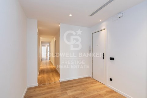 Apartamento de 4 dormitorios en venta en Barcelona, Cataluña, Spain № 5834 - foto 23
