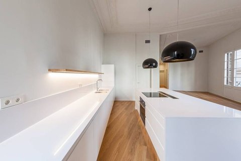 2 bedrooms apartment for sale in Barcelona, Catalonia, Spain № 6340 - photo 8