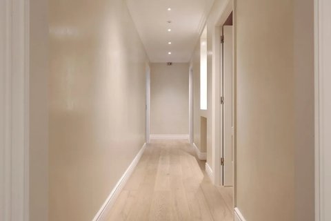 Купить квартиру в Барселона, Испания с 4 комнаты, № 1469 - фото 19