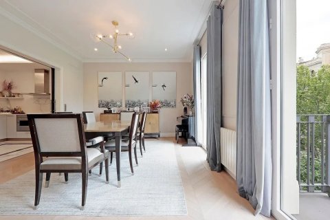 Купить квартиру в Барселона, Испания с 4 комнаты, № 1469 - фото 10