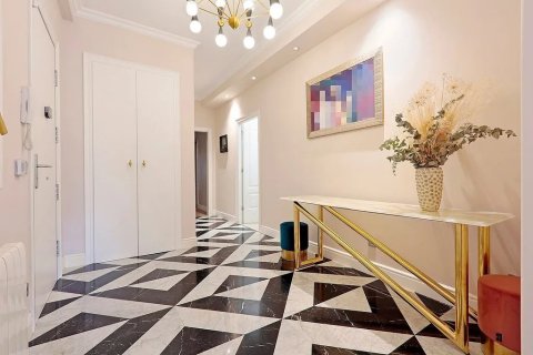 Купить квартиру в Барселона, Испания с 4 комнаты, № 1469 - фото 18