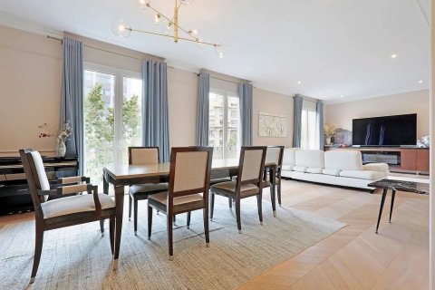 Купить квартиру в Барселона, Испания с 4 комнаты, № 1469 - фото 8