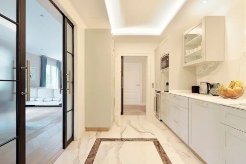Купить квартиру в Барселона, Испания с 4 комнаты, № 1469 - фото 17