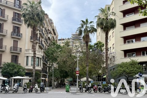 3 bedrooms apartment for sale in Barcelona, Catalonia, Spain № 8993