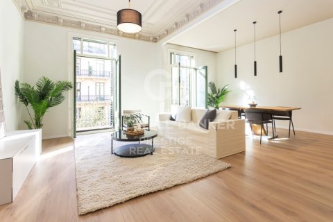 3 bedrooms apartment for sale in Barcelona, Catalonia, Spain № 5521