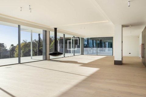 8 bedrooms villa for sale in Barcelona, Catalonia, Spain № 3735 - photo 9
