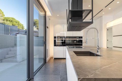 8 bedrooms villa for sale in Barcelona, Catalonia, Spain № 3735 - photo 13