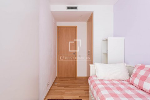 Купить квартиру в Барселона, Испания с 3 спальни, 82м², № 8636 - фото 24