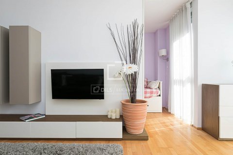 Купить квартиру в Барселона, Испания с 3 спальни, 82м², № 8636 - фото 12